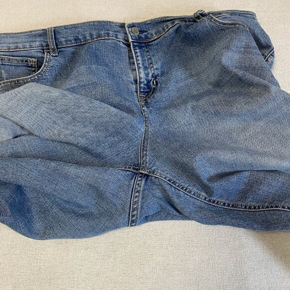 Women’s Old Navy The/LE Boyfriend Jeans Size 18 Plus Size Light to Medium Blue - Picture 7 of 11